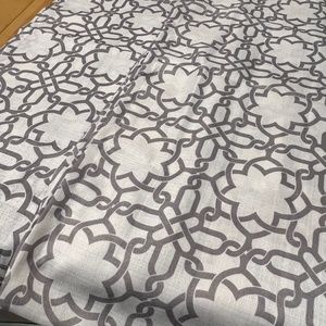 2 pairs light filtering curtains